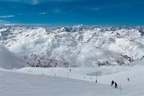 Exploring the Majestic Winter Landscapes: A Journey Through Ski Destinations in Stunning Mountain Ranges