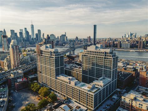 Exploring Frank Gehry's Impact on Modern Urbanization: How His Iconic Architecture Shapes Cityscapes and Redefines Urban Culture